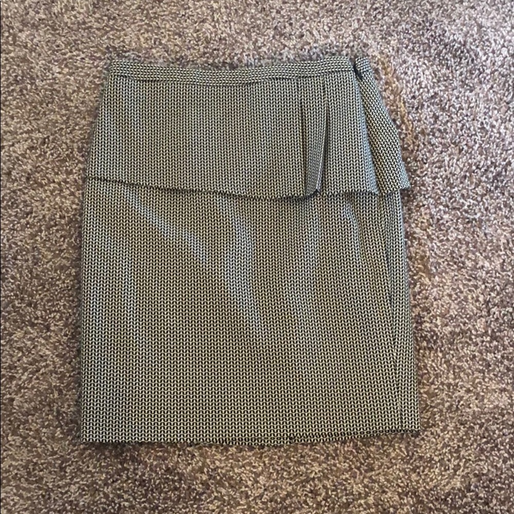 Patterned pencil skirt